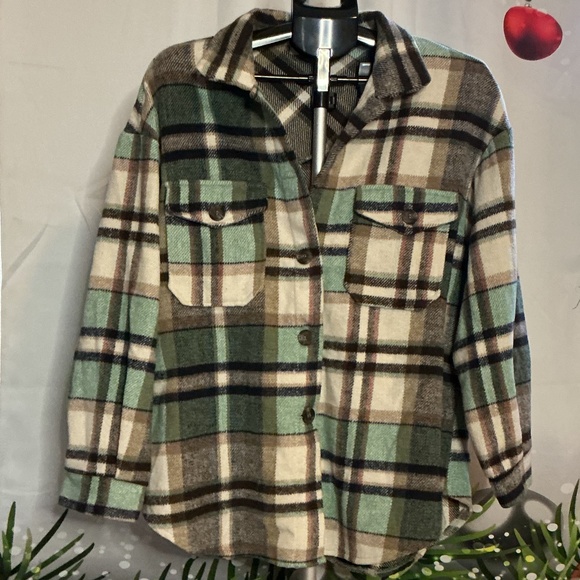 URBAN DAIZY Shacket - Picture 1 of 2